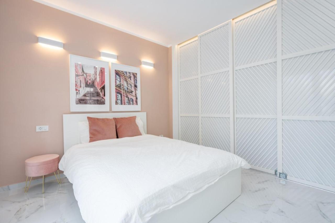 Fantastic City Center Apartment Bucureşti Exterior foto